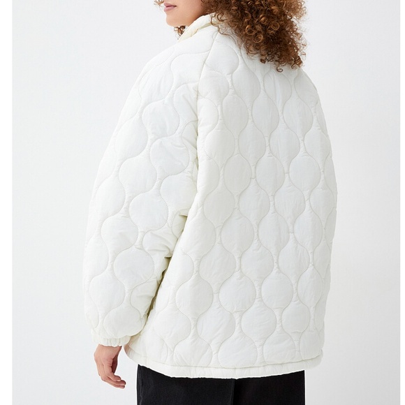 Grip & Co (sold by Simons) oversized white wavy topstitching quilted coat NWT - Picture 3 of 13